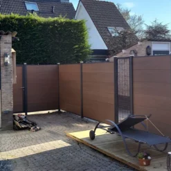 C-Wood Schutting composiet co-extrusie Como teak met antraciet aluminium kader (180 x 180 cm)