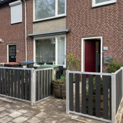 C-Wood Tuinhek met poort set composiet antraciet Design met blank alu frame (4,88 mtr)