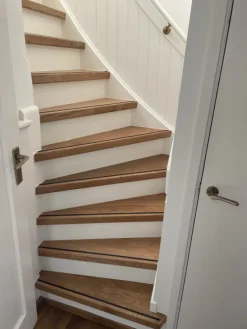 Overzettrede met neus - Eikenhout 1 mm toplaag - incl. antislipstrip