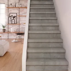 Overzettrede met neus - Laminaat - Betonlook lichtgrijs