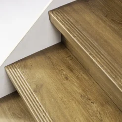 Overzettrede met neus - SPC - Bruin Eiken