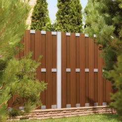 Schutting composiet Design bruin met blank aluminium frame (180 x 180 cm)