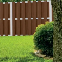 Schutting composiet Design donkerbruin met blank aluminium frame (180 x 180 cm)