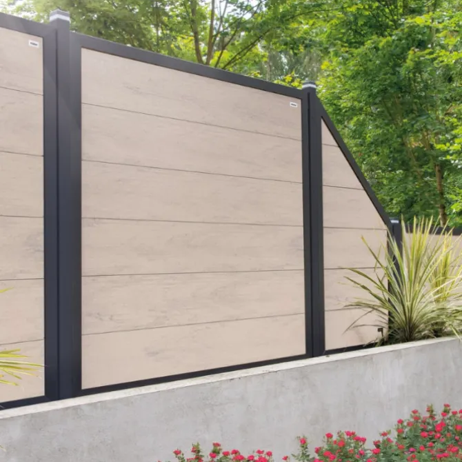 Schutting composiet Forte betongrijs met antraciet aluminium kader (180 x 180 cm)