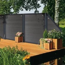 Schutting composiet schuin Forte antraciet met antraciet aluminium kader (90 x 180/93 cm)