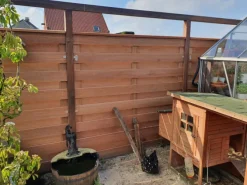 Schutting hardhout keruing Timber recht 15L rvs (180 x 180 cm) v-groef schermdikte 3,9 cm