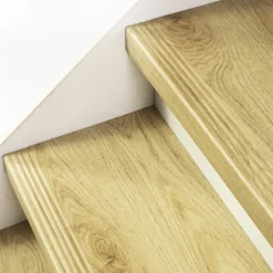 Stepwood Traprenovatie set - rechte trap - 16 treden SPC toplaag Licht eiken incl. witte stootborden