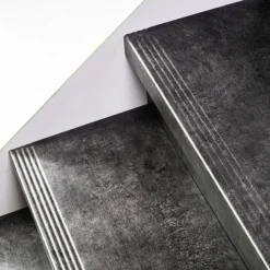 Stepwood Traprenovatie set - 2 kwart draai - 13 treden SPC toplaag Beton zwart incl. stootborden