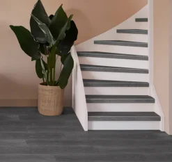 Stepwood Traprenovatie set - 1 kwart draai - 13 treden SPC toplaag Antraciet incl. witte stootborden