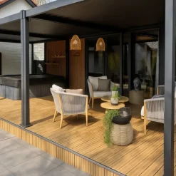 Vlonderplank composiet semi massief 2,1 x 14 cm teak bruin (4 mtr) fijne ribbel en vlak